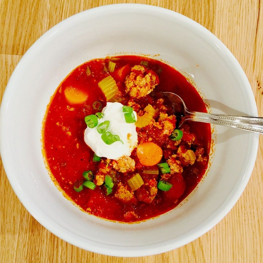 https://confessionsofafitfoodie.com/wp-content/uploads/2017/01/Buffalo-Chicken-Chili-.jpg