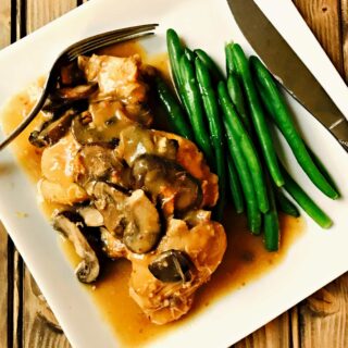 Delicious and easy 21 Day Fix Chicken Marsala for the Instant Pot. Gluten free/grain free and 21 Day Fix approved.