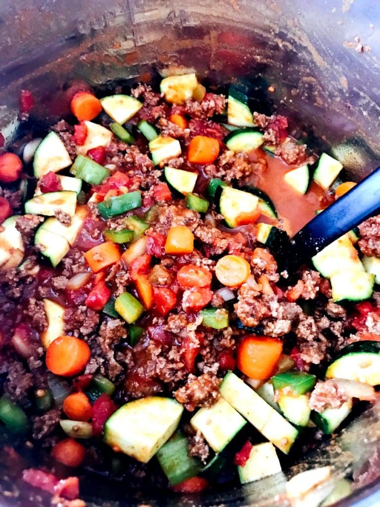 his Instant Pot Beanless Beef Chili is perfect for 21 Day Fixers and all my Whole 30/Paleo friends, too!