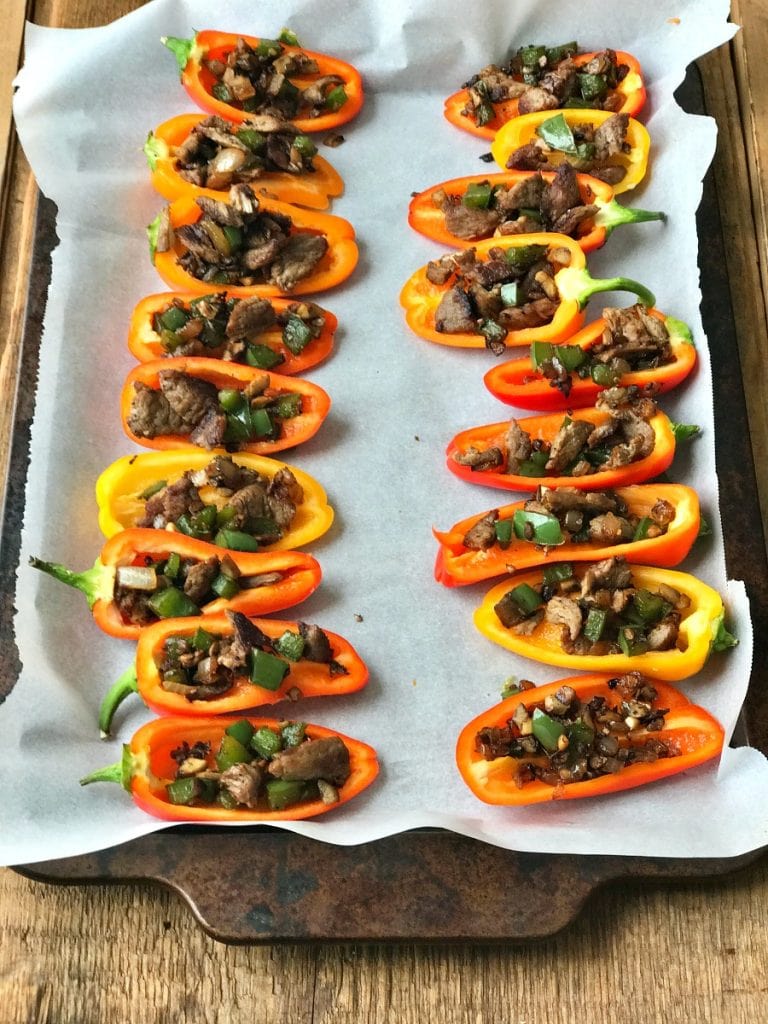 21 Day Fix Mini Philly Cheesesteak Stuffed Pepper Nachos |Confessions of a Fit Foodie