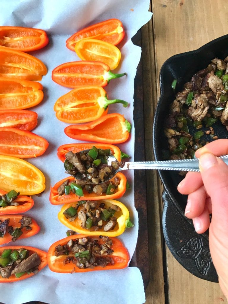 21 Day Fix Mini Philly Cheesesteak Stuffed Pepper Nachos |Confessions of a Fit Foodie