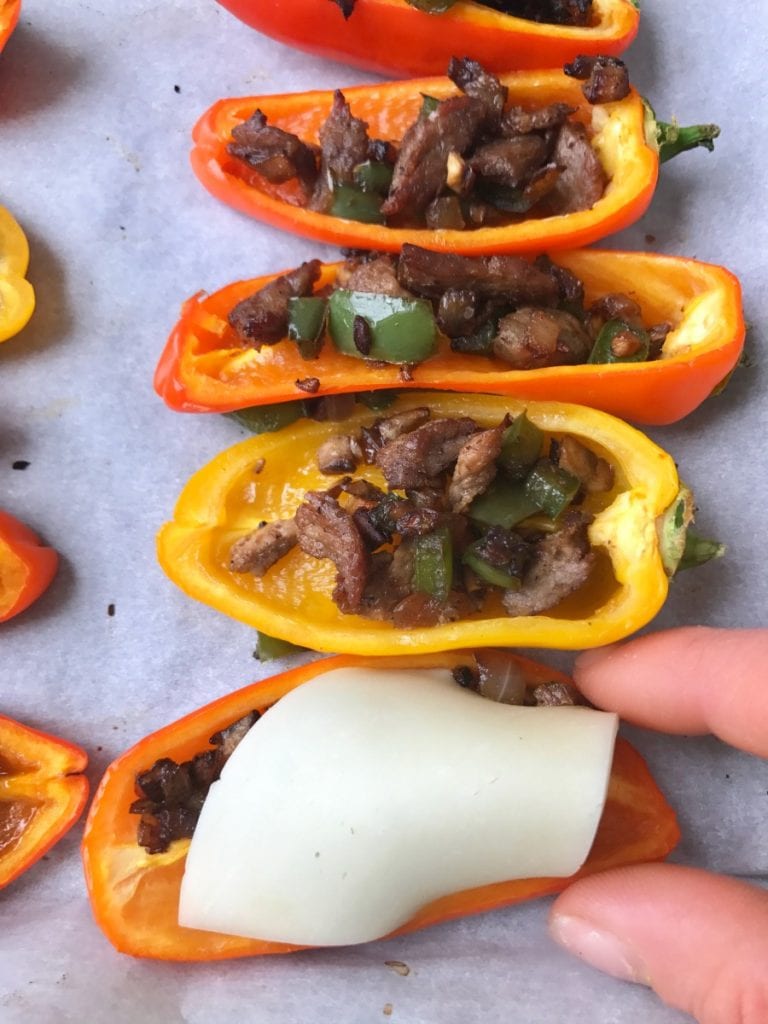 21 Day Fix Mini Philly Cheesesteak Stuffed Pepper Nachos |Confessions of a Fit Foodie