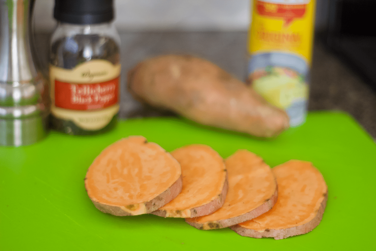 How to Meal Prep Sweet Potato Toast | Confessions of Fit Foodie An easy step-by-step tutorial on how to cook sweet potato toast in large batches for meal prep purposes! 