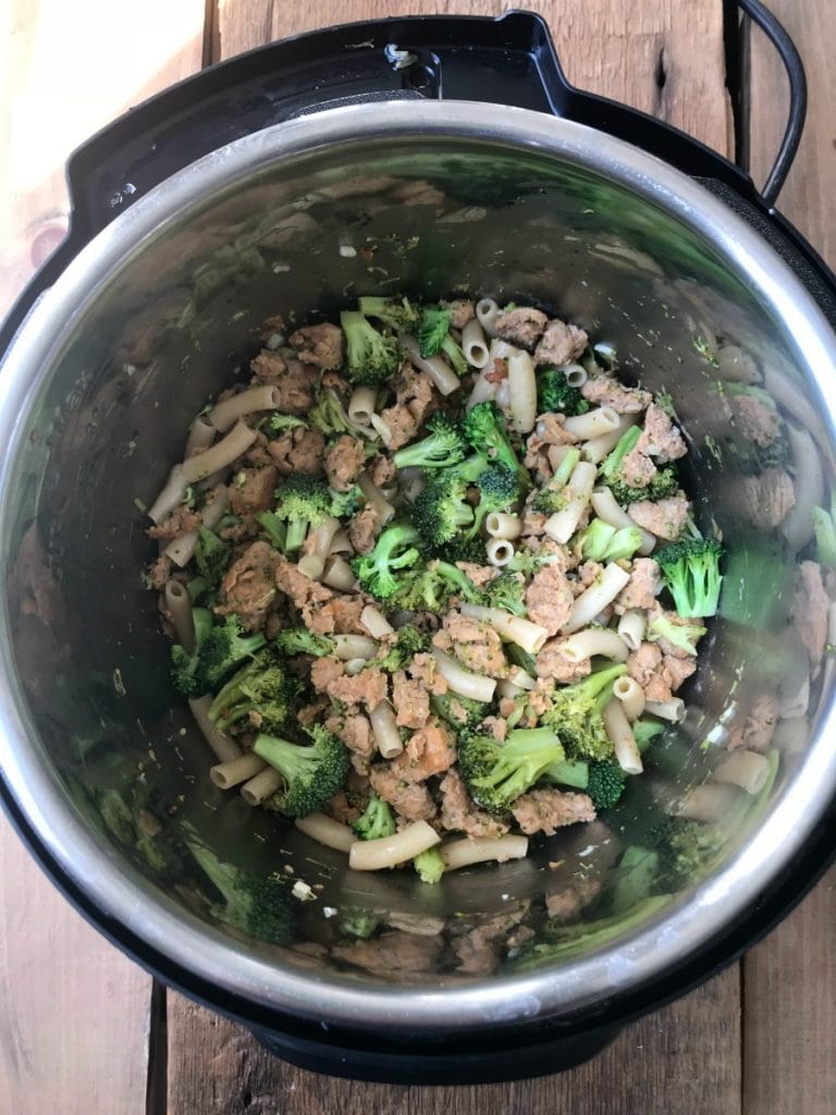 https://confessionsofafitfoodie.com/wp-content/uploads/2018/05/Instant-Pot-Easy-Broccoli-Sausage-and-Pasta-768x1024.jpg