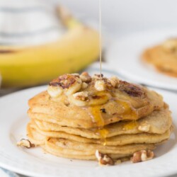 21 Day Fix Pancakes with Caramelized Bananas and Walnuts (Gluten free/Dairy free Option)| Confessions of a Fit Foodie