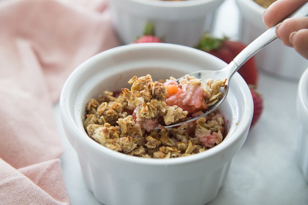 Healthy Strawberry Rhubarb Crisp