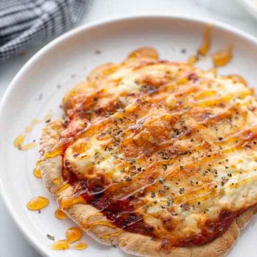 https://confessionsofafitfoodie.com/wp-content/uploads/2022/05/Hot-Honey-Pizza-38-500x500.jpeg