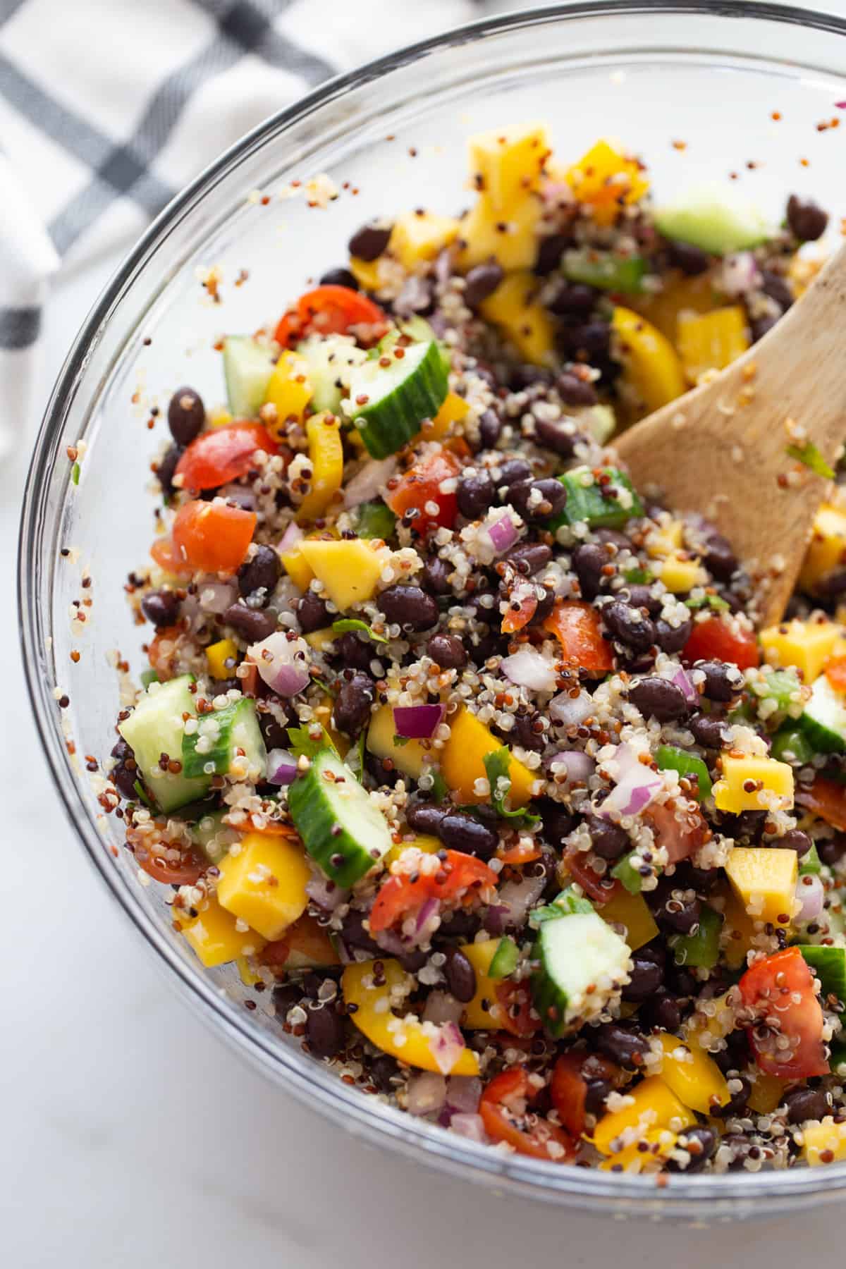 Black Beans and Quinoa Salad - Confessions of a Fit Foodie